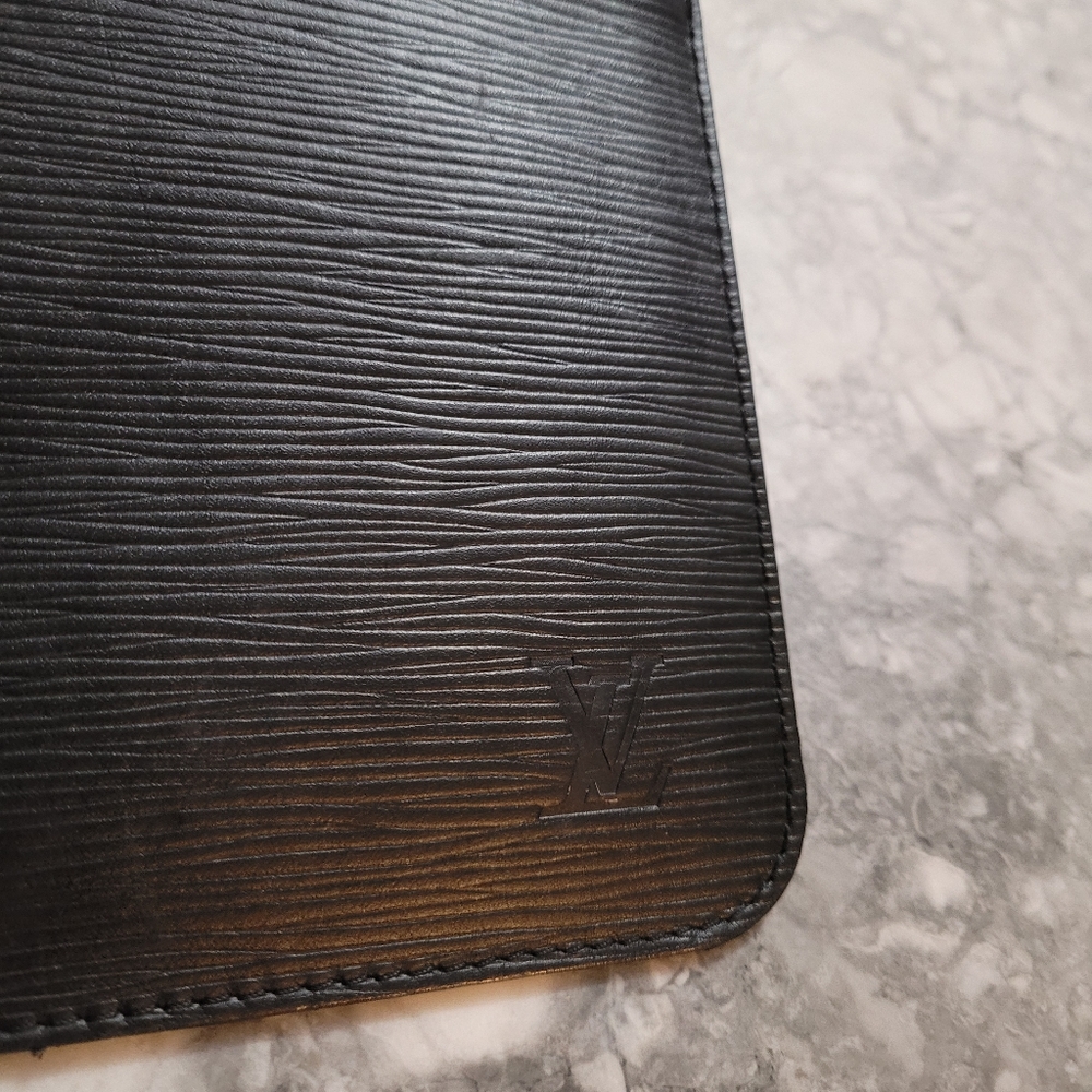 SOLD Neverfull Pouch with Inclusions- Epi Noir - Picture 8 of 16